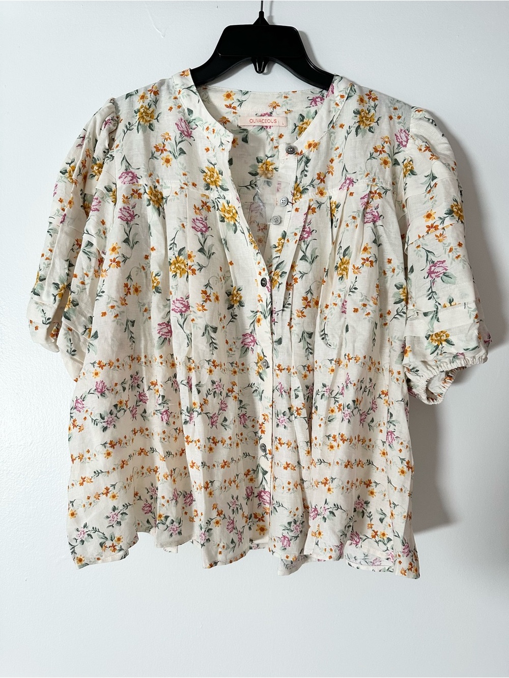 Olivaceous Cream Floral Button-Front Puff Sleeve Blouse